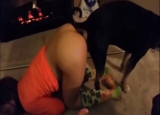 Black beast uses its penis to fuck a hottie in an orange shirt